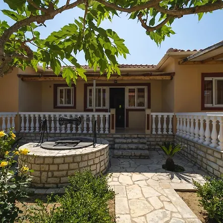 Anemi Apartment
